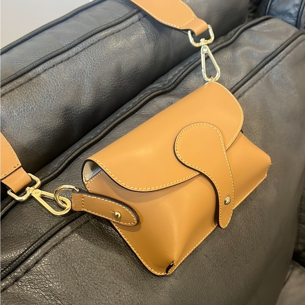 New Tan Leather Crossbody Bag, Made in Italy